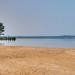 Albrightsville Cabin With Private Hot Tub And Deck!