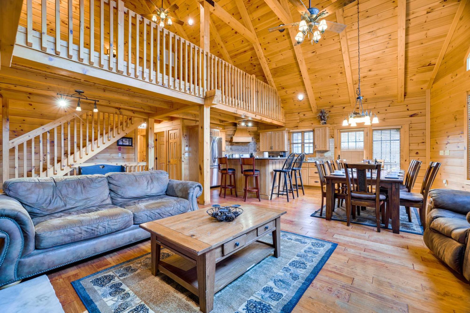 With Private Hot Tub And Deck! Albrightsville