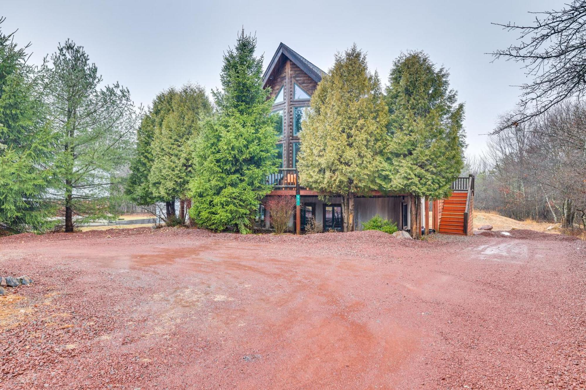 Holiday home With Private Hot Tub And Deck! *